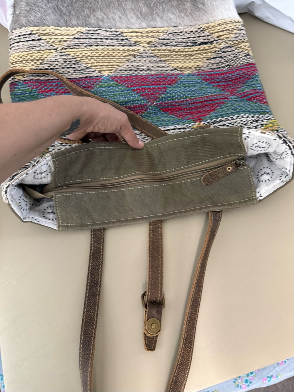 Myra woven southwest style design tote bag with leather and fur trimming. - Picture 6 of 13